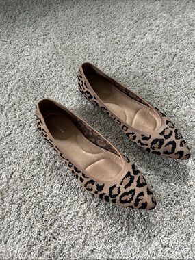 Old Navy Leopard-Print Pointed Flats in Tan and Black